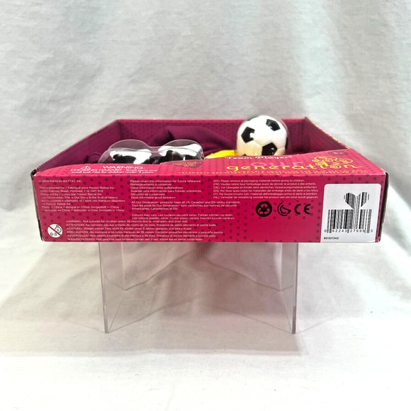 Our Generation Team Player Outfit And Accessories Set Soccer For 18” Dolls NEW - Picture 3 of 3